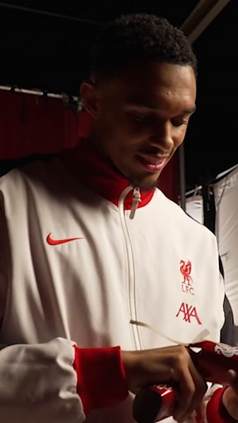 Getting those Christmas cracker jokes in early 😅 #LFC #liverpoolfc | liverpool fc