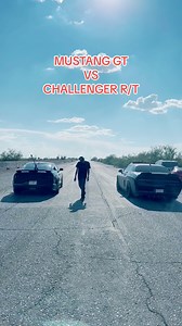 5.5K views · 91 reactions | MUSTANG GT VS CHALLENGER RT #dodge #challenger #challengerrt #Juarez #CdJuarez #mustang #mustanggt #fordmustang Carlos Araiza | Carreras Retos Juarez | Facebook