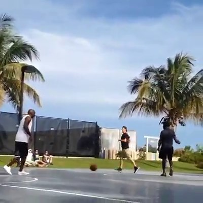 9.4M views · 22K reactions | Michael Jordan and Tom Brady playing pickup basketball in the Bahamas was legendary  (via clairecroox10/Instagram) | SportsCenter | Facebook