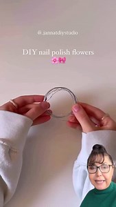 644K views · 9.8K reactions | Flores diminutas con esmalte para uñas #easypartyusa #floresdiminutasconesmalteparauñas #ideascreativas #creativeideas Créditos del video @_jannatdiystudio | Easy Party USA | Facebook