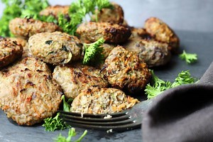 120K views · 20 reactions | Do the kids turn their cute little noses up at veggies? Time to get sneaky! Lowcarb-nocarb has an idea for you: LC Veggie/Meat Burgers! Recipe note: for my US people, this is for about a pound of meat and aubergine is another name for eggplant. :-) ~Dix Get the recipe here --->: https://www.lowcarb-nocarb.com/low-carb-burgers/ Also available in Deutsch and Slovak | Low Carb Zen | Facebook