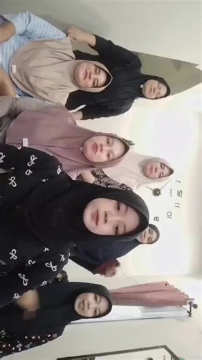 Ana Paris (@anaparis23)’s videos with suara asli - Ana Paris