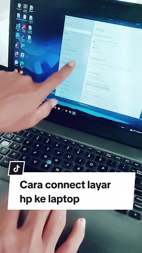 Cara Menghubungkan Layar HP ke Laptop dengan Mudah