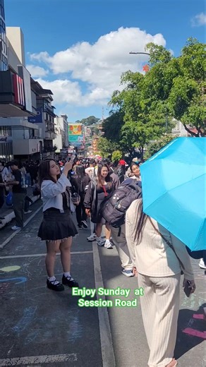 Enjoy Sunday at Session Road.. #walk #stalls #cosplay #chalkart #sessionroad