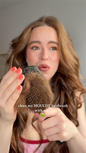 Does your brush look like this?🫣🫣 #hairmould #mouldyhair #hairasmr #asmrhair #hairstorytime