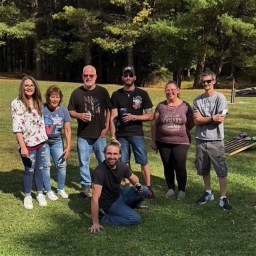 🧺☀️ #TeamAAM at our Ridgway Manufacturing Facility (RPMF) in Pennsylvania recently welcomed Associates and their families for their annual picnic, creating an opportunity to relax, connect and celebrate Associates’ hard work. More than 100 attendees enjoyed lunch and a cornhole tournament, while Associates received prizes and children took home pumpkins.🏆 | AAM - American Axle & Manufacturing