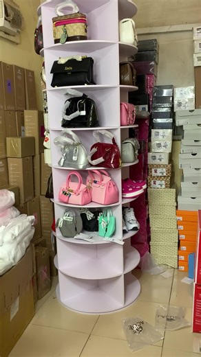 Efficient Handbag Storage Hacks for Organized Spaces