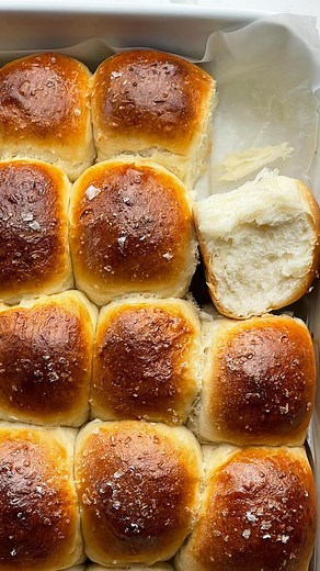 @thefeedfeed on Instagram: "A tried-and-true recipe to add to your Thanksgiving menu: Grandma’s Yeast Rolls. These iconic dinner rolls are a favorite in @chlo.peters family thanks to her Grandma Belle’s simple recipe (linked in bio). Check out ff.recipes/thankful for @thefeedfeed Thanksgiving menu.  by @lmsthompson #feedfeed #bread #freshbread #breadrolls #dinnerrolls #thanksgiving #thanksgivingsides #sidedishes"