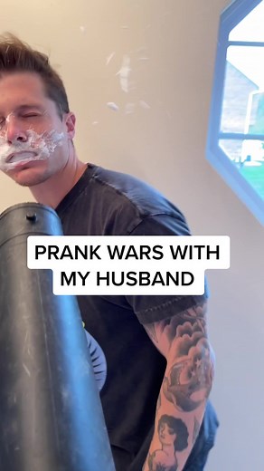 THE END 🤣 #prank #pranks #prankwars #reaction #react #comedy #fyp #4u #viral #couple #husbandwife #parents #IKnowWhatYouDid #sass #sasswars #newtrend