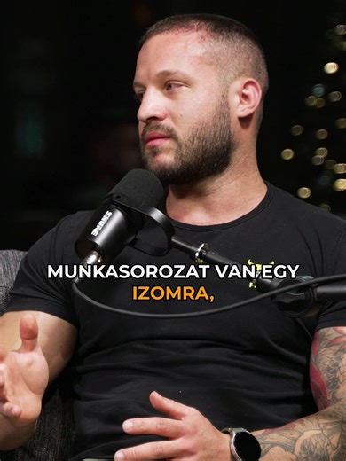 A növekedés matematikája: mennyi az elég? 🔢💪 Sokan túlbonyolítják, pedig az alapok egyszerűek: nagy vonalakban heti 10-20 nehéz munkasorozat az, ami optimális egy izomcsoport fejlődéséhez. 🏗️ Természetesen a felosztás és a gyakorlatok már személyre szabottak, de a matek mindenkinél hasonló. Neked melyik izomcsoport fejlődik a legnehezebben? Lehet, hogy kevés a sorozatod? 🤔💬 @fittechmartin #gymbeamhu #gymbeambudapest #superset #podcast #podcasthungary #kovacsmartin #fustostomi #liszkaimark #