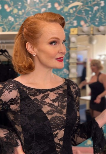 He had it comin’! #robynhurder #katebaldwin #30rock #chicago #chicagothemusical