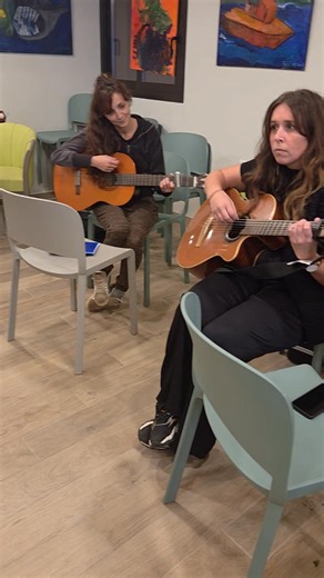 Cours de guitare adulte 🤩 C est sérieux 😇 | Scola Di Cantu Di I Dui Sorru