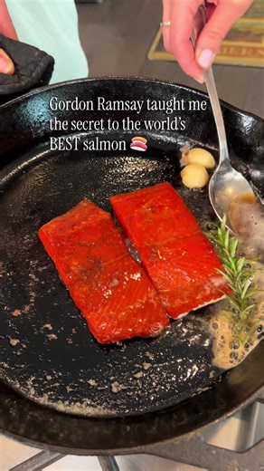 Here are 5 ways to make your salmon JUICY every time!! Save these tips for the next time you make a pan seared salmon. ✅Start with a HOT pan! Heat your pan before you add the butter and fish. ✅Pat your salmon dry, it stays crispy on the outside. ✅Don’t move it right away, let it sear. When it’s ready, it will naturally lift off. ✅ Cook it LESS than you think. It will keep cooking once it’s off the heat. ✅ Place it skin side down first! #salmon #salmonrecipe #salmonbowl