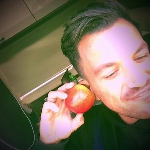 New Apple phone is INSANE #60minutemakeover | Peter Andre