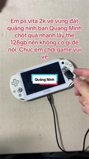PS Vita 2000 và trò chơi tại Quảng Ninh