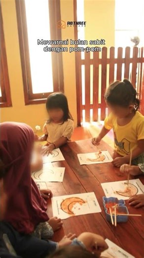 Coloring Crescent Moon with Pom Poms