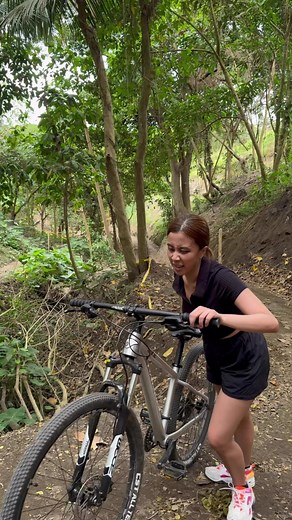 28K views · 586 reactions | Bloopers sa day off na lalo akong napagod. Hahahaha apar pala gulong? #TheChefYlyt_TV #chefylytcreations #foodieph #mukbangmasarap #reels #fyp #viral #fbreelsvideo #fbreels #reelsfb #foodlover #fbreels #travel #bike | The Chef Ylyt TV | Facebook