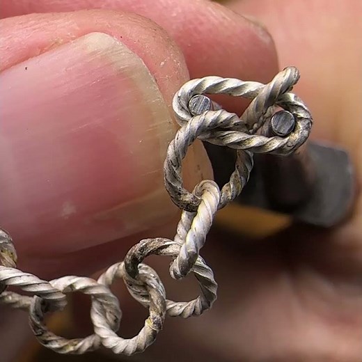 making a twisted silver wire chain