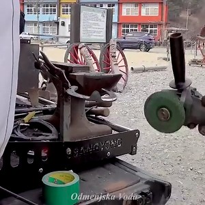 12K views · 165 reactions | New Horseshoe Making Process By Skilled Blacksmith Girl. | Shi Oliveira Unhas Artísticas | Facebook