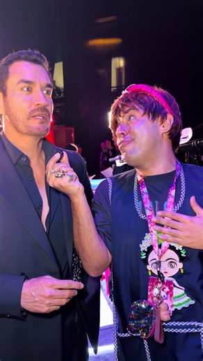 Me vine a limpiar televisa y me encontré a un amigo como te quedatesss?? #tancercadetinaceelamor #comedia#novelas