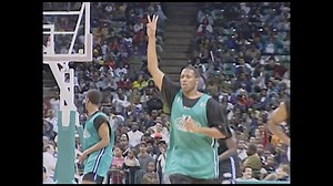 When the 1999 NBA lockout ended, the Charlotte Hornets held their first practice — and nearly 15,000 fans packed the old Charlotte Coliseum just to watch. With no games yet, the city still showed its passion. Master P took part in the workout, then spoke with head coach Dave Cowens and point guard BJ Armstrong about finally getting the season going. A reminder of how much basketball has always meant to Charlotte. #CharlotteHornets #NBAHistory #1999NBALockout #NBALockout #CharlotteColiseum #Horne