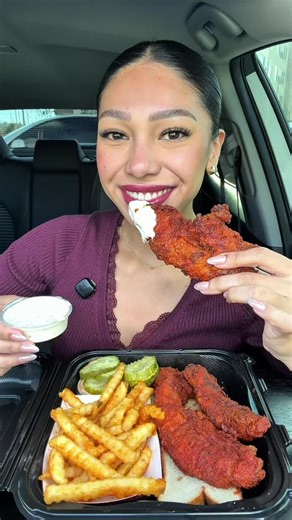 Daves Hot Chicken: Must-Try Honey Chicken Experience