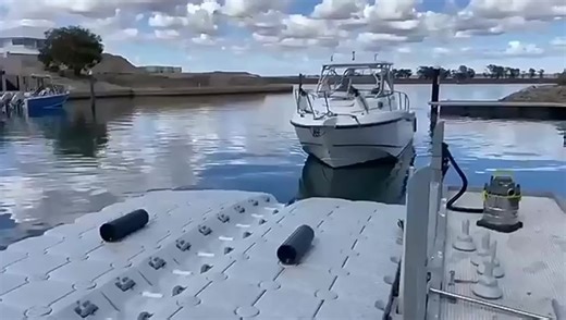 Plastic Modular Floating Dock Cubes Boat Lift Pontoon Hdpe Jet Ski Roller Platform