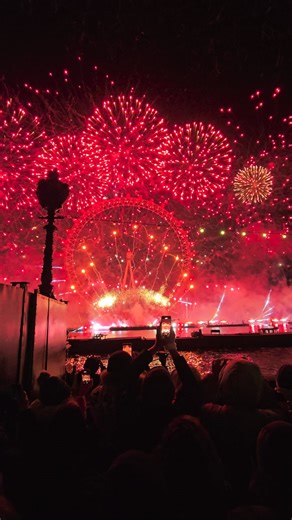 Magical Fireworks in London #fireworks #britishtradition #fblifestyle | British Tradition