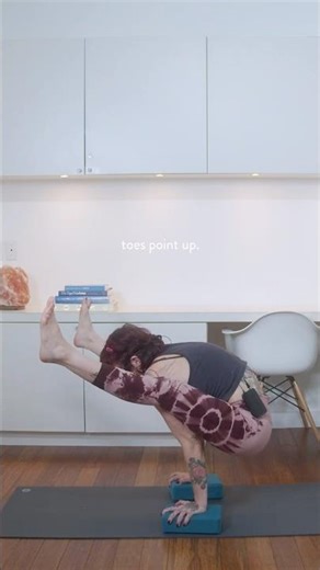 Firefly Pose Tutorial (10 min) with Sasha Smith