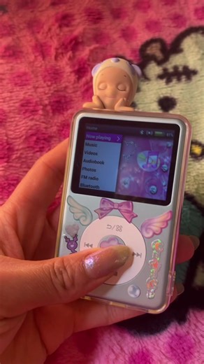 Love my new case for my Innioasis Y1! I added a Sonny Angel Hipper that I’ve been wanting to use for a long time now.✨🎀✨ #innioasisy1 #mp3player #mp3 #sonnyangel #y2k