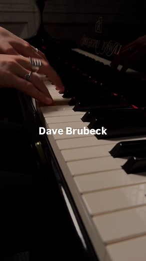 9/8 rhythms, Turkish street vibes, and Brubeck’s genius Today I’m playing Blue Rondo à la Turk by Dave Brubeck 🔥 Written in 1959 after Brubeck heard Turkish street musicians, this jazz classic mixes American jazz with Turkish rhythms in 9/8 It’s so fun to play with all the polyrhythms 💃 Do you know this piece? #BlueRondoALaTurk #Brubeck | Elizaveta Frolova