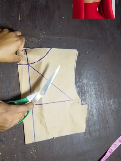 How to Cut a Trendy Neckline Design