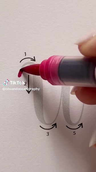 Lettering Tutorial: Brush Pen Lettering for the Letter U