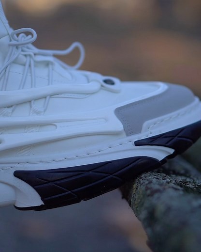 15 reactions | Fenomenalan model po veoma pristupacnoj ceni. Obavezno pogledajte snimak ovog modela. Patike su kao sa slike | R&M Fashion | Facebook