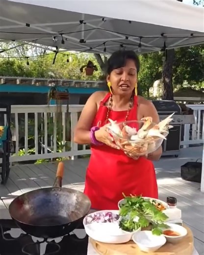 🦀 Hot Hot & Spicy Lemon & Garlic Herb Crab Recipe. I am using Dungeness Crab, one of my favorite 😍 Dungeness Crab "HOT & SPICY LEMON BUTTER AND GARLIC" * 2 lbs of your favorite crabs * 1/2 stick butter or 4 oz * 1 Tbs oil * 1-2 lemons juiced * 2 Tbs minced garlic * 1 Hot pepper * 1 Tbs green seasoning (thyme, celery & shadow benni). * 1 cup chopped veggies (zucchini, yellow squash, eggplant & potato). * salt and pepper to taste - Finger licking good yummy crabs - | Sandy's Backyard Kitchen/Gar