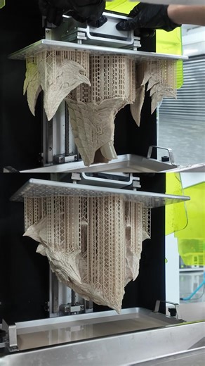 Sonic Mega 8 K S, the best choice for printing large-scale models and ulti-component models. Unleash your creativity with 15'' massive building plate and 30cm Z-axis! ✅ Printing volume of 33 x 18.5 x 30 cm³ ✅ 52 µm resolution Mono-LCD for high-quality 8K models. ✅ Average printing speed of 600 Layers/hour ✅ All-metal built-in drip hanger to save every last drop of resin after print. Make your 3D printed masterpieces bigger and more numerous by the Sonic Mega 8K S! 🚀 Model by @yongchun | Phrozen