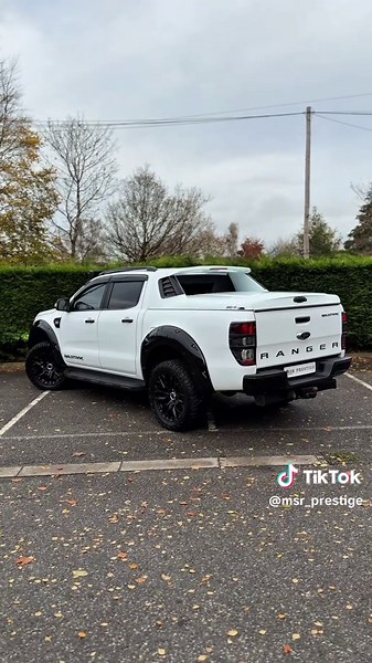 Ford Ranger Wildtrak 3.2 TDCi 4x4: Rugged Power & Style