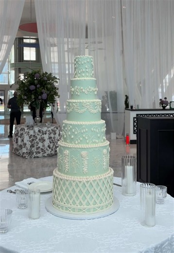 My pride and joy!! Can’t wait to hear what you think!💚🫶 #weddingcake #vintagecake #cakeartist #cakedecorating #frosting