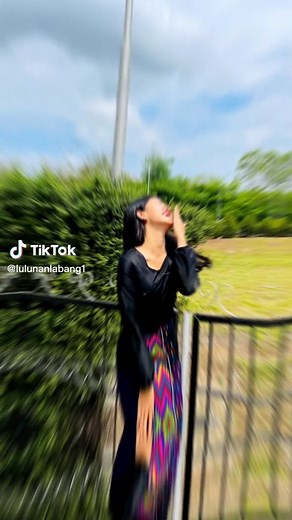 Lu သည် TikTok ပေါ်တွင် ရှိသည်
