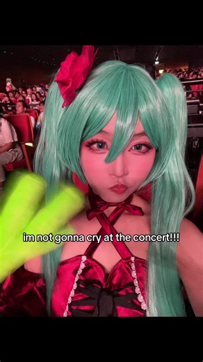 sanest reaction btw. miku come back to sg soon please - #mikuexpo #mikuexpo2025 #singapore #hatsunemiku #mikucosplay