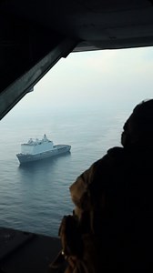 Steel on the sea, power in the skies 🌊💪 U.S. Marines with VMM-266 conduct carrier qualifications aboard the USS New York off the coast of eastern North Carolina during Atlantic Alliance 25. @marines 🎥 by Lance Cpl. Gavin Kulczewski | 2nd Marine Aircraft Wing