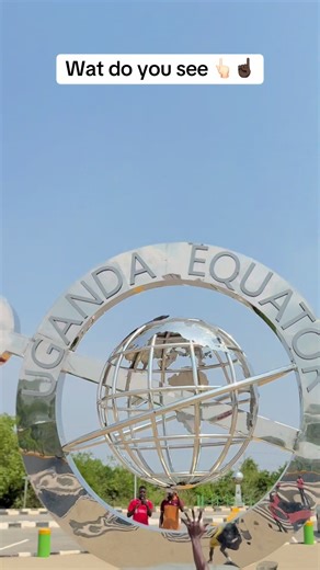 Uganda equator we dede😁😁😁☝🏿☝🏿😇😇😇##fyp##viral##equator##dance##ugandatiktok🇺🇬