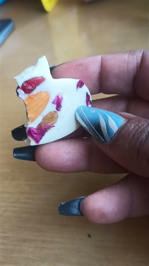 Red Rose Candy 🌹 #Chinavlog #Roses #Eating #chinatravel #travelshorts