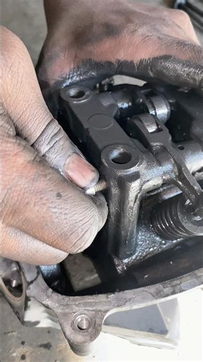 Fixing a Broken Rocker Arm – Opening Process #youtubeshorts #automobile #bikerepair #shortvideo