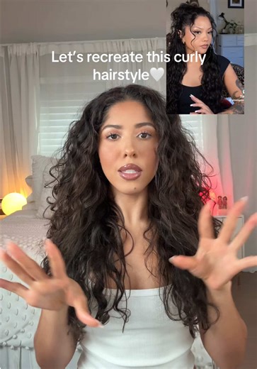 Easy 5-Minute Curly Half-Up, Half-Down Hairstyle Tutorial