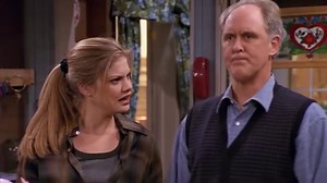 Sally prepares the turkey for Thanksgiving! #3rdRockFromTheSun | 3rd Rock From the Sun (Official)