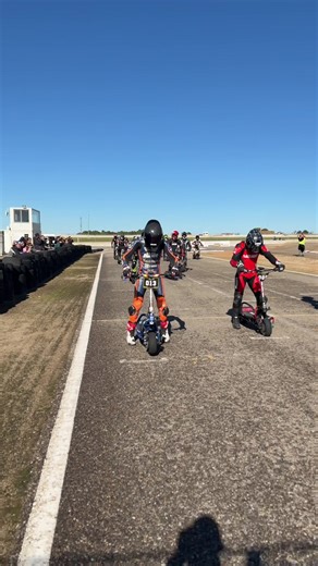Por un 2026 lleno de Carreras 🛴🚀📈 #electricscooter #patineteelectrico