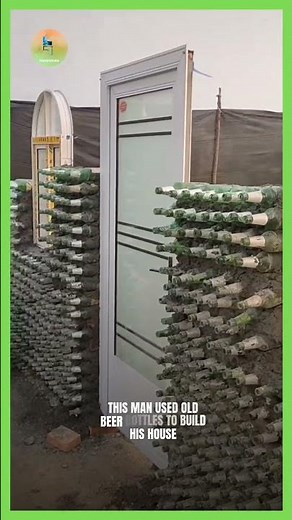 House Made From Recycled Glass Bottles #shorts #recycling #glassbottlecraft #construction