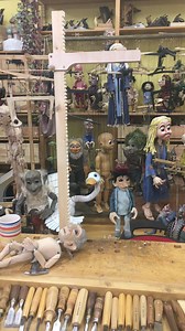 Adjustable stringing gallow ... for the marionette geeks among us. | Worlds of Puppets with Bernd Ogrodnik