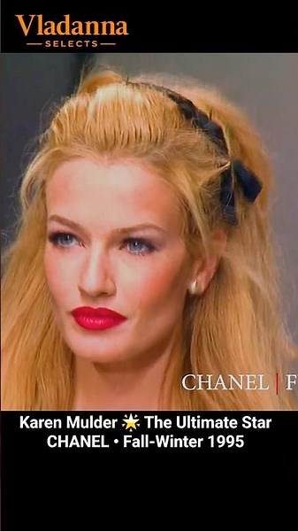 1995 • Karen Mulder • An Iconic Fashion Moment • CHANEL • Fashion History Paris FW